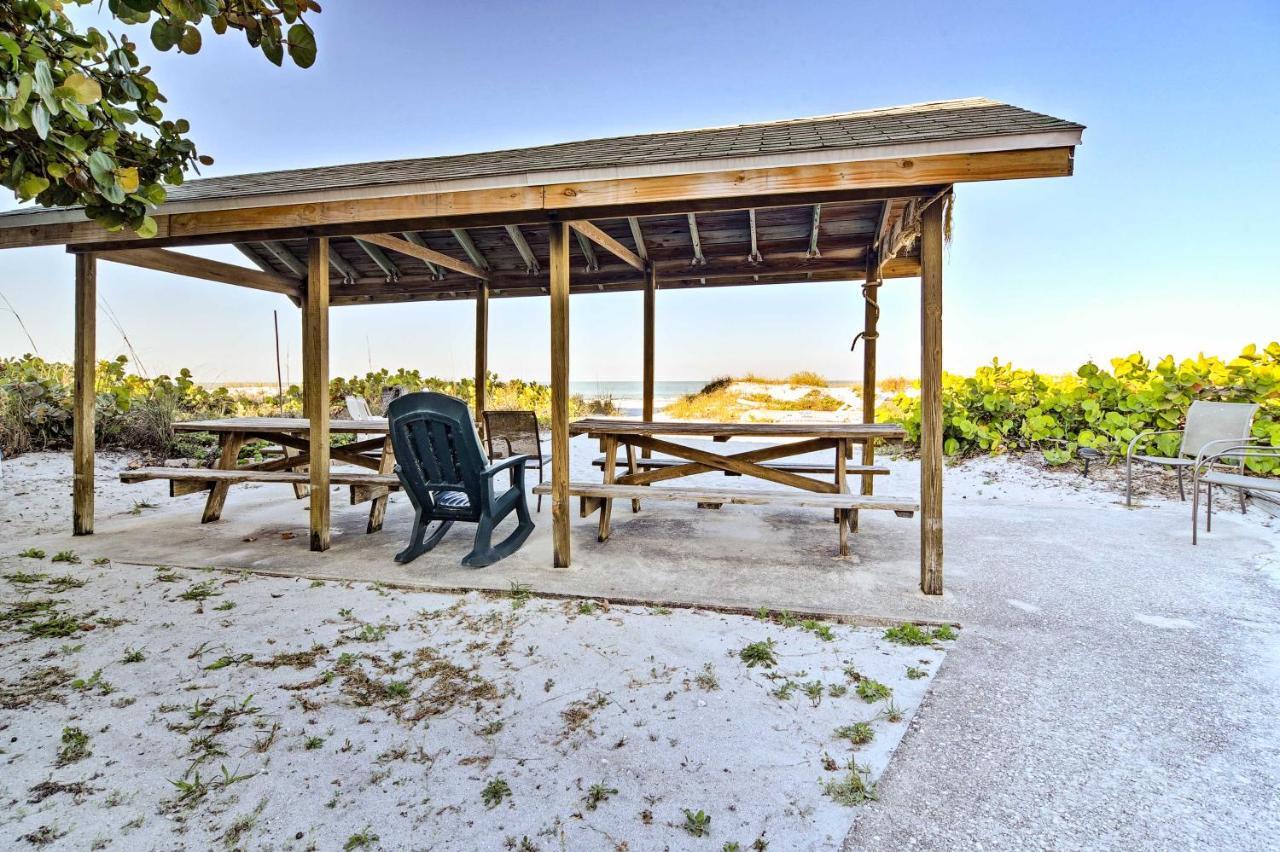 Indian Shores Cottage With Cabana - Steps To Beach! Clearwater Beach Exterior photo
