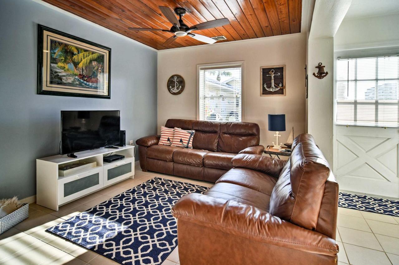 Indian Shores Cottage With Cabana - Steps To Beach! Clearwater Beach Exterior photo