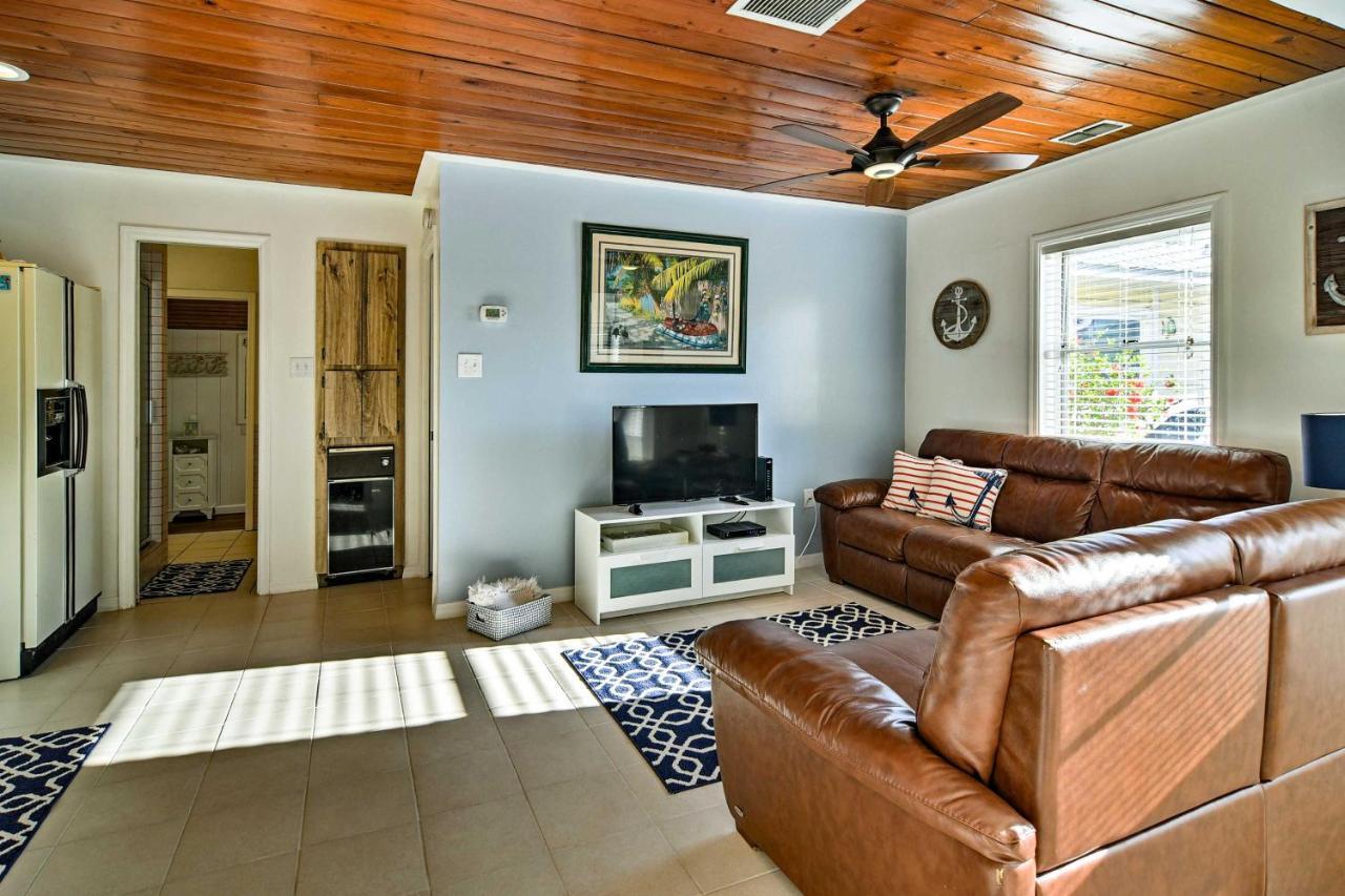Indian Shores Cottage With Cabana - Steps To Beach! Clearwater Beach Exterior photo